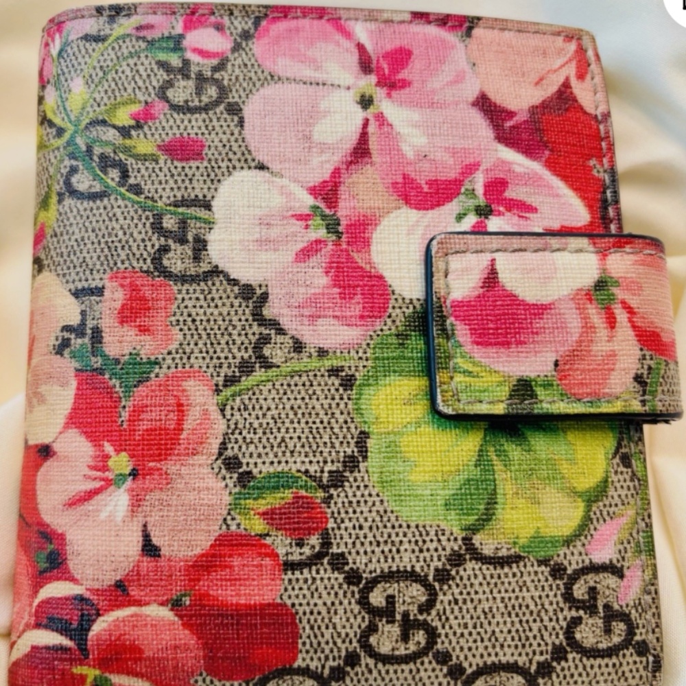 GUCCI GG Blooms Wallet Floral Beige Pink Leather Snap Bifold Purse Snap AUTH EXC